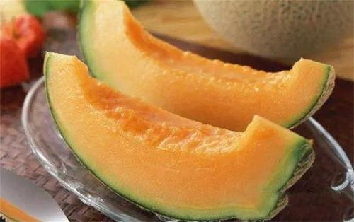 青年吃哈密瓜,青年们的哈密瓜美食之旅